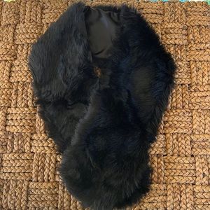RUYI Black Faux Fur Scarf